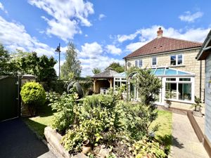 Rear- click for photo gallery